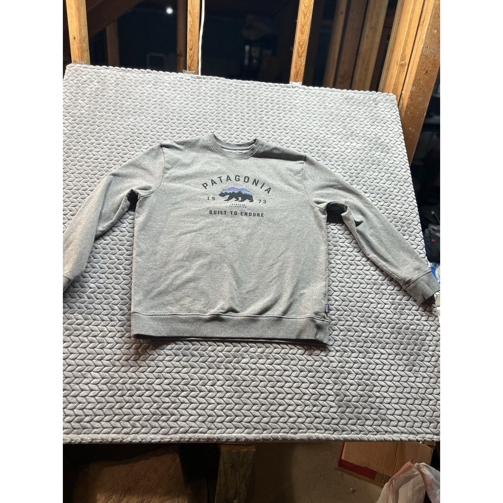 Patagonia Mens L Fitz Roy Bear Crewneck Sweatshirt Gray Built To Endure 1973